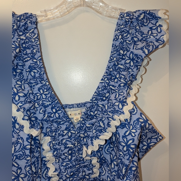 Roller Rabbit  Smocked Top - NWOT - Picture 2 of 6